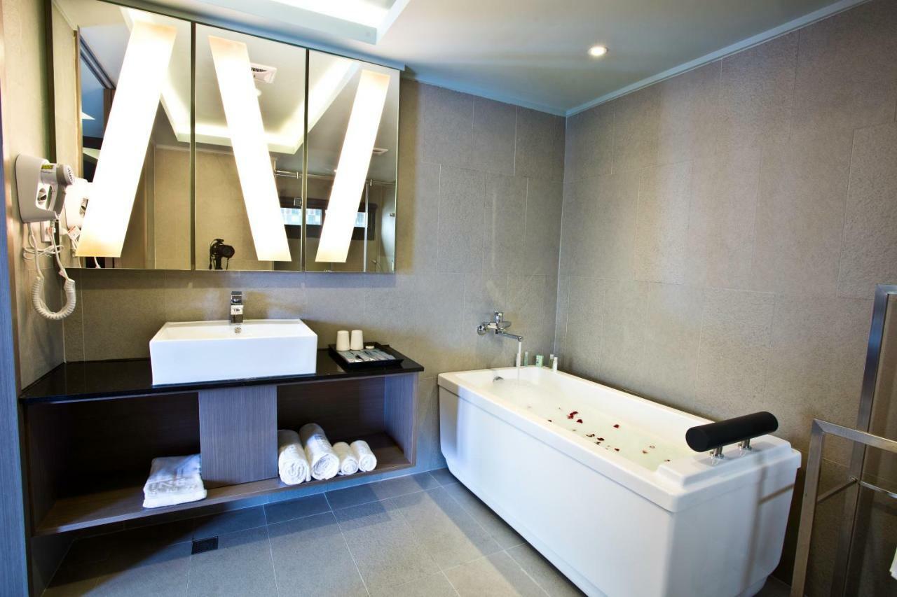 Fine Hotel Kaohsziung Kültér fotó